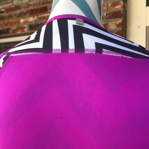 Nike Dry Fit Workout Shirt - Picture 5 of 6